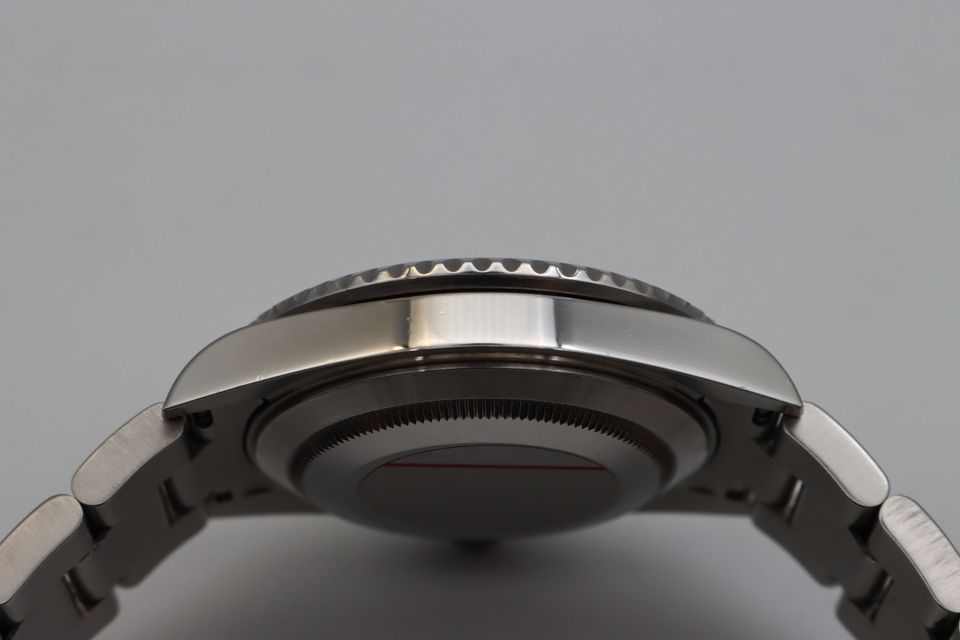 Rolex Submariner 16610 Image 3